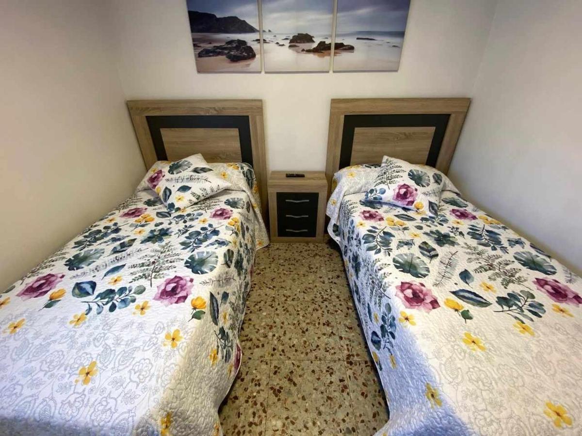 Casa Maribel Onís Екстериор снимка